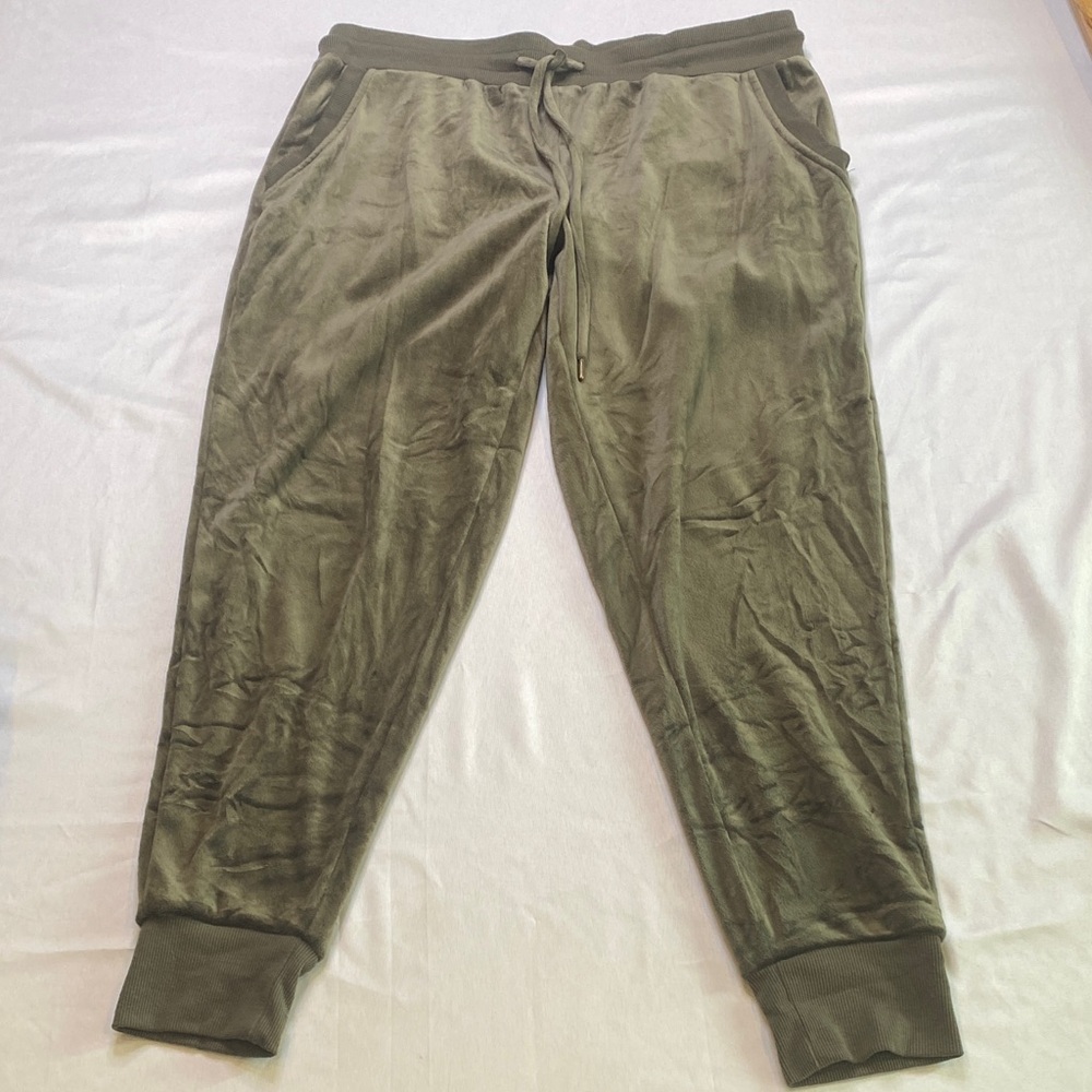 NWOT Felina Olive Green‎ Women's Velour Track Suit Size Large
